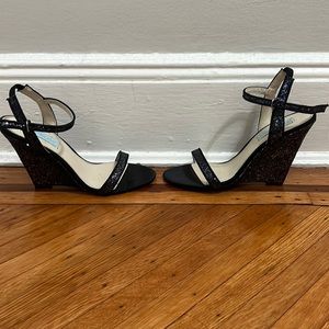 Women’s NWOT Blue By Betsey Johnson Embellished Blue Wedge Heel Size 8